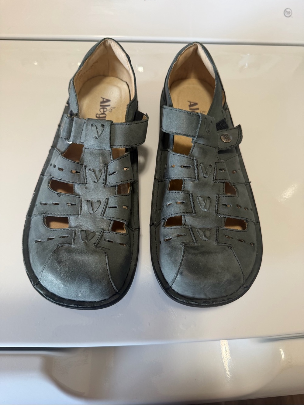 Alegria Women’s Slate Gray Leather Sandals Size 40 size 9.5 10